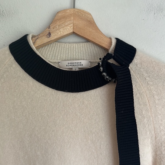 Dorothee Schumacher • Cashmere Detailed Neckline in Cream - Picture 7 of 11